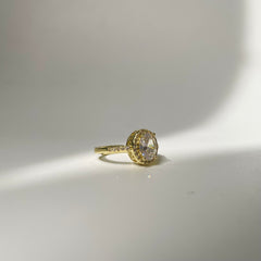 Diamond Oval Ring - Gold