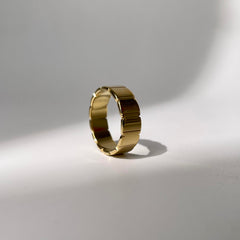 Aurum Edge Ring
