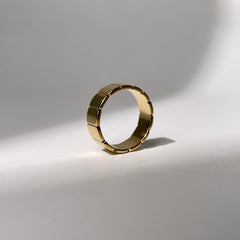 Aurum Edge Ring