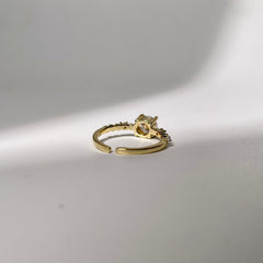 Round Diamond Pearl Ring