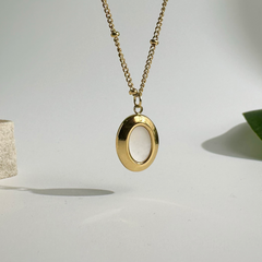 Nacre Pendant Necklace