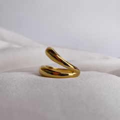 Twirling Tapestry Ring