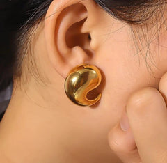 Comma Earrings