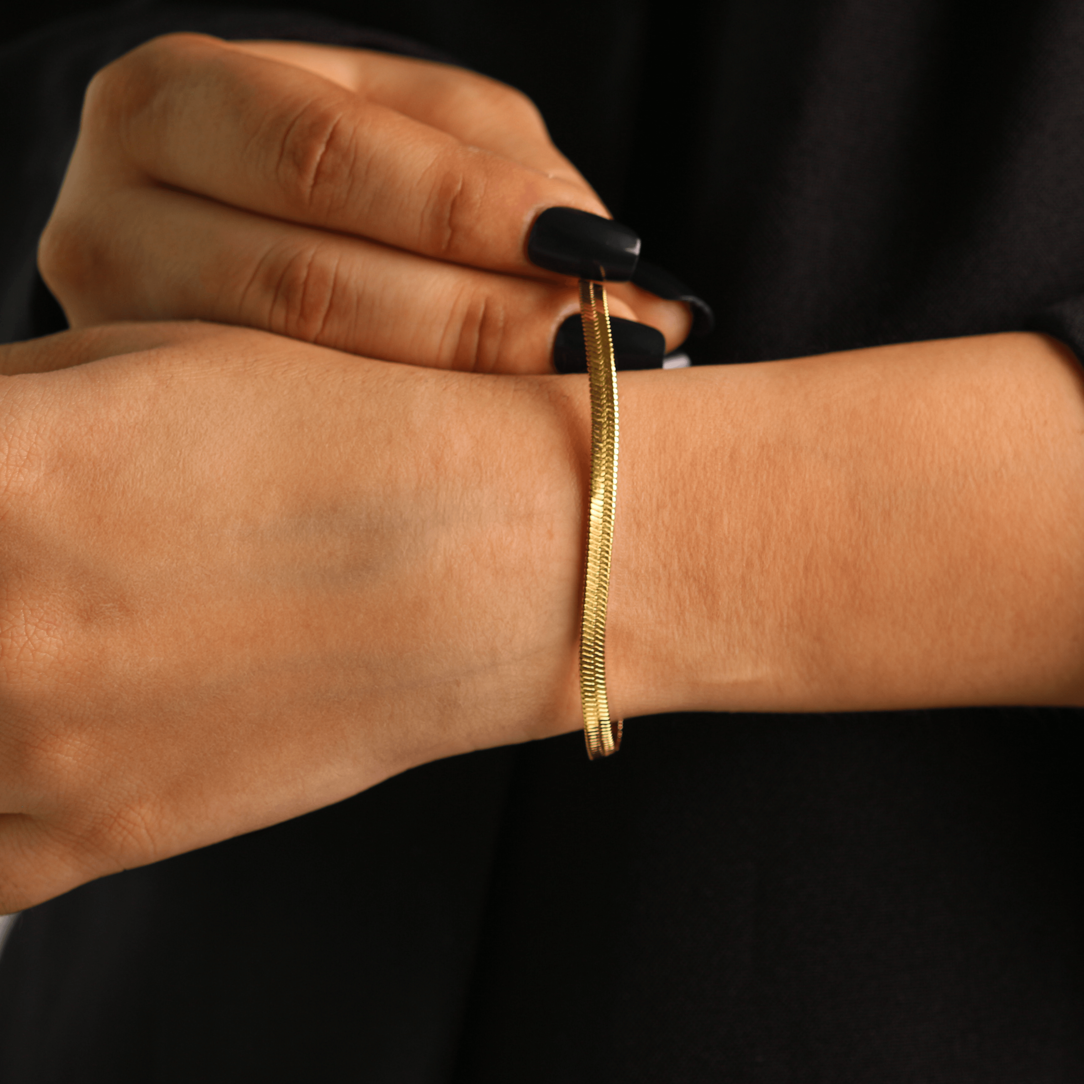 Serpentine Snake Chain Bracelet Women - Main Image