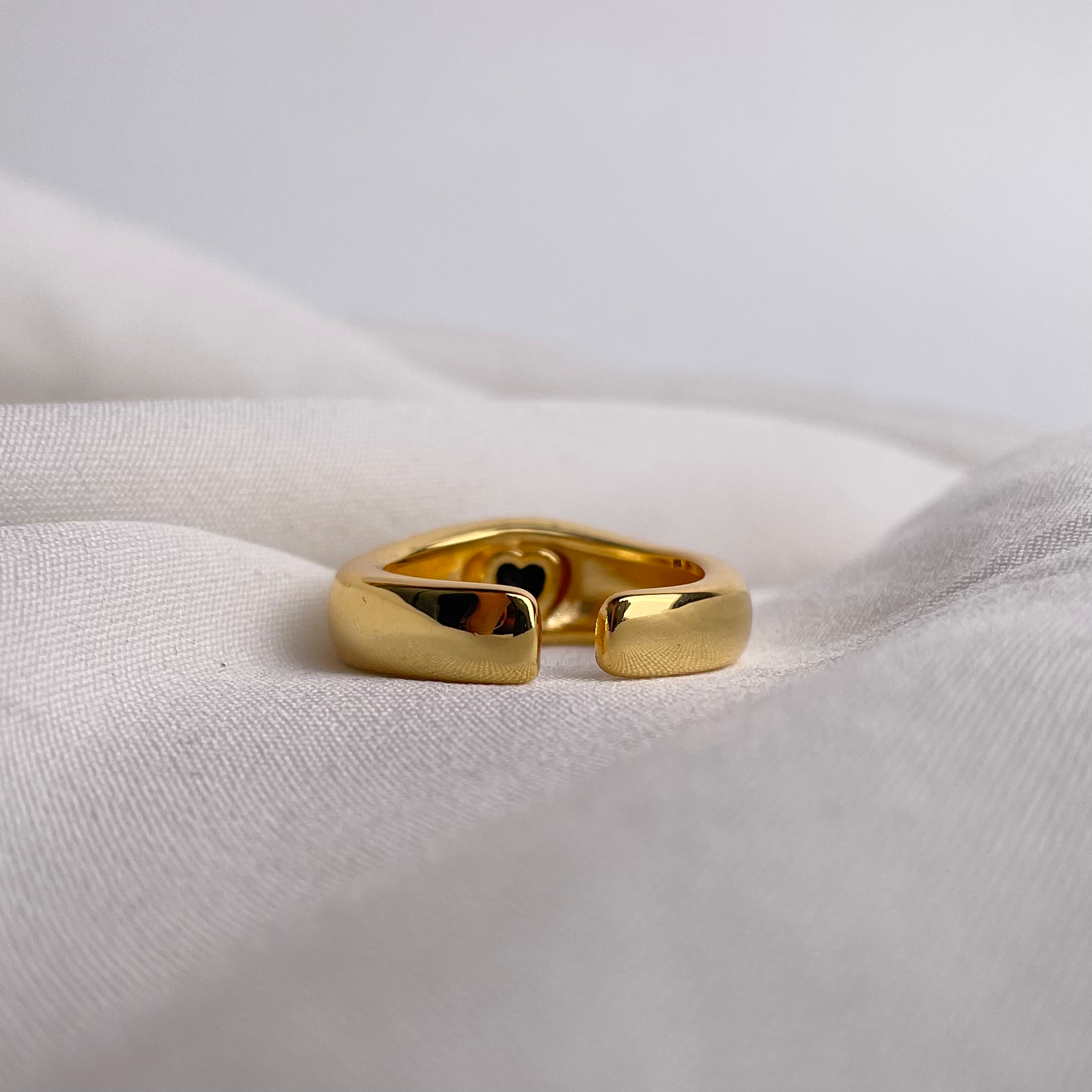 Dark Heart's Desire Ring - Black
