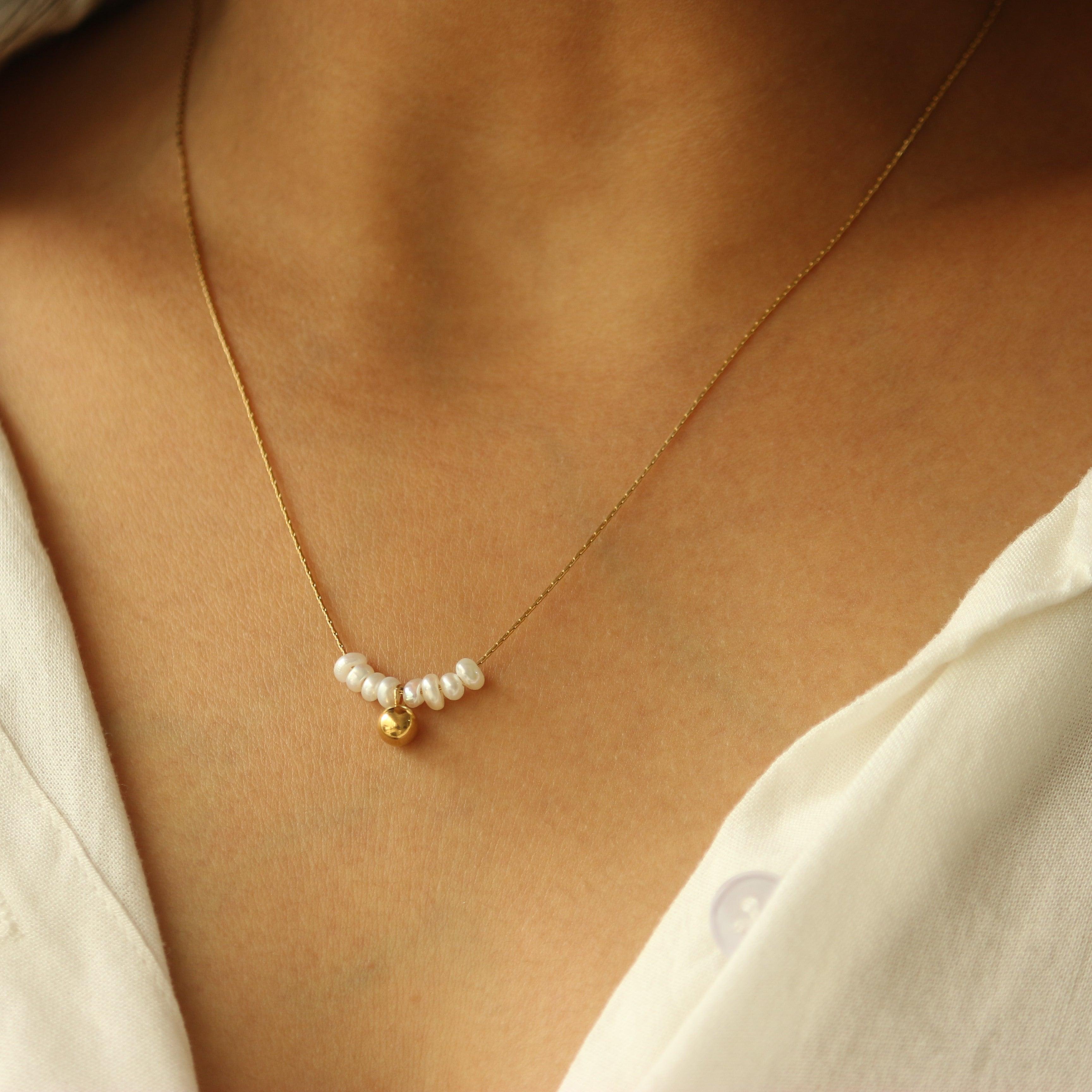 Opulent Pearls Necklace