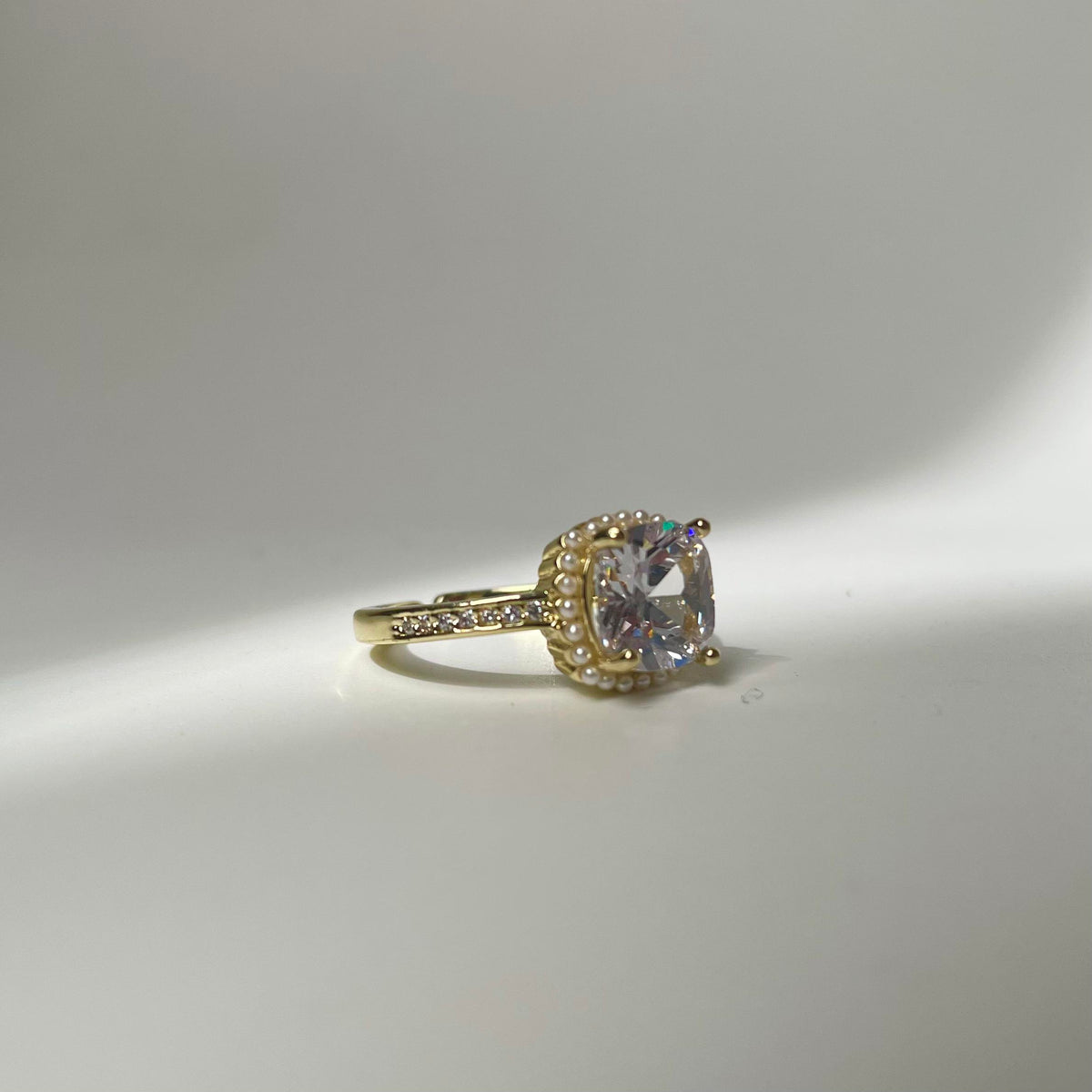 Diamond Pearl Mosaic - Gold