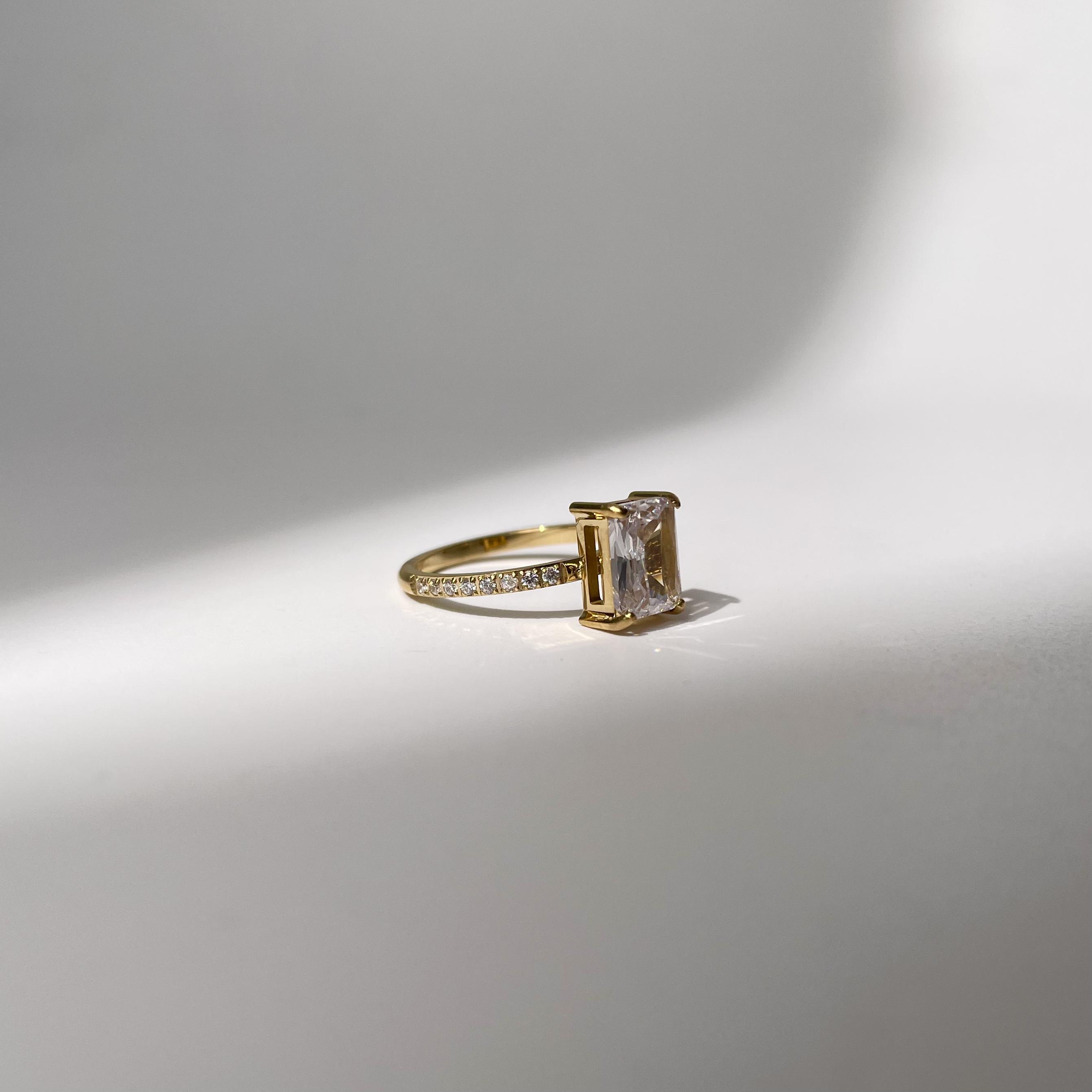 Regal Ring
