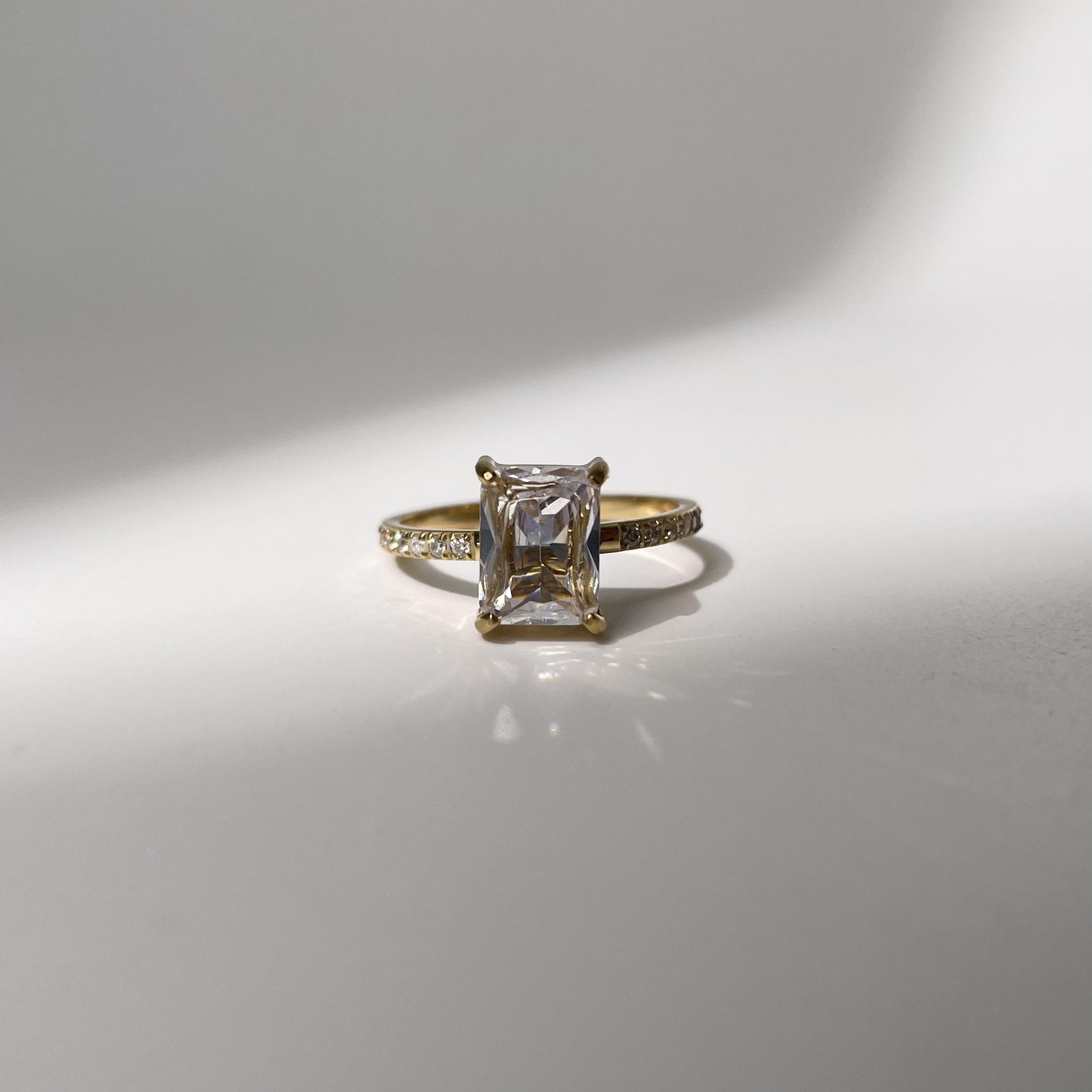 Regal Ring