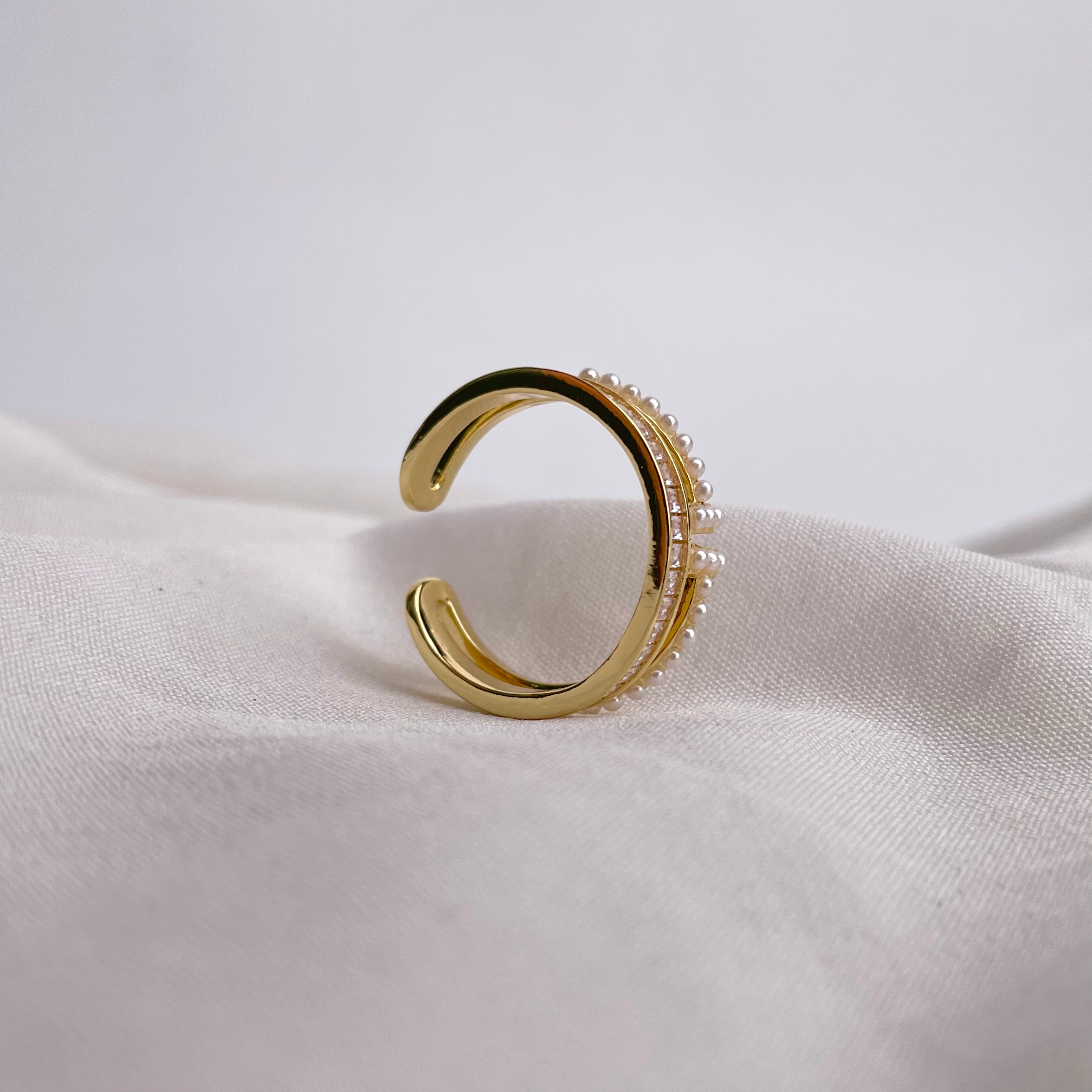 Pearl & Ice Ring - Gold