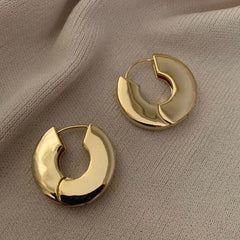 Lizzie hoop earring - Local Pitara