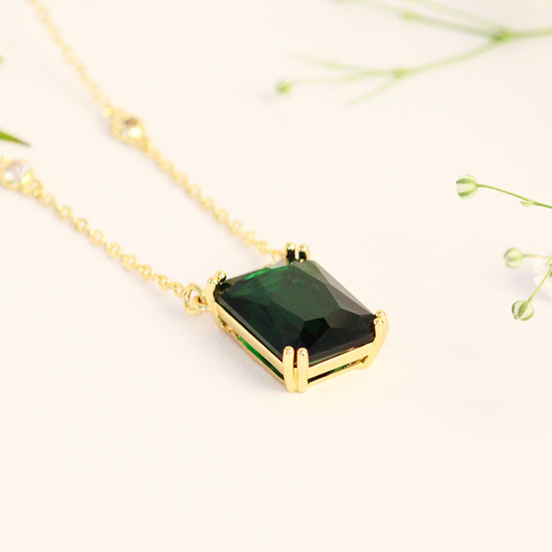 Natural Emerald Pendant Necklace - Local Pitara